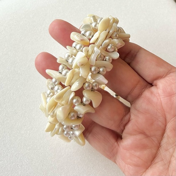 Vintage Glass Pearls and Mother Of Pearl Chips Bangle 8.5โ Flexible 1.25โ Wide - Picture 5 of 8